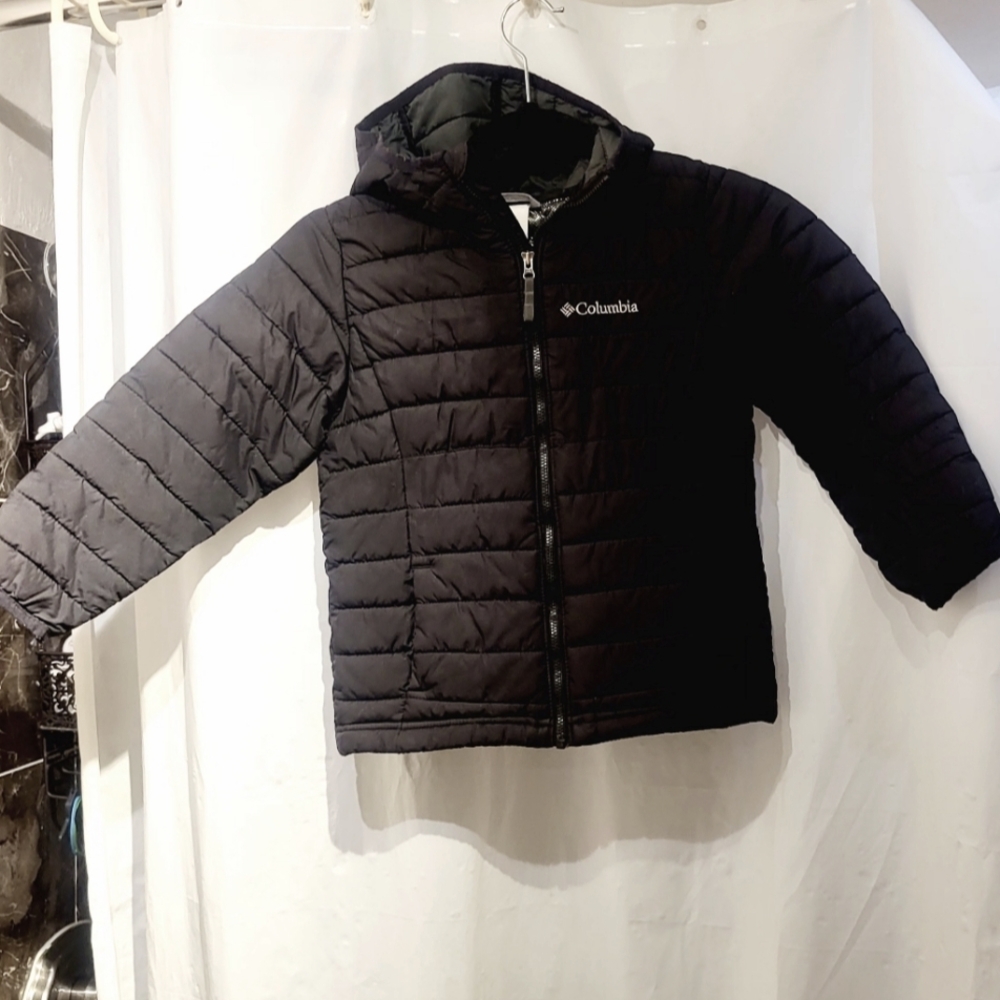 Columbia Powder Lite  Boys coat. XS 6/7 Black